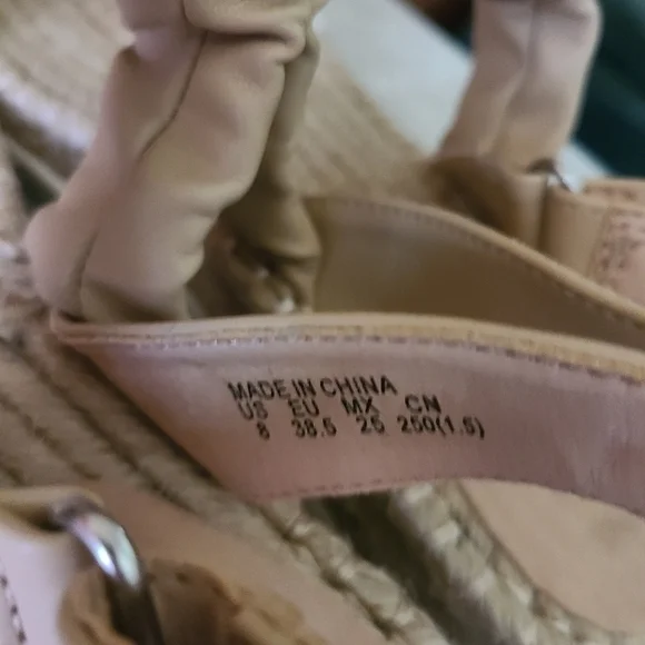 American‎ Eagle Espadrille Wedge - Picture 6 of 8